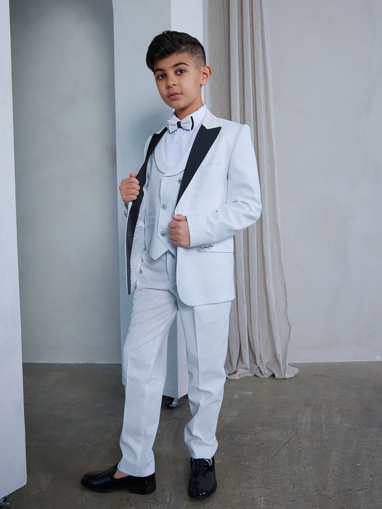 OMC 5-Pieces Boy's Slim Fit White Modern Sequin Tuxedo Set