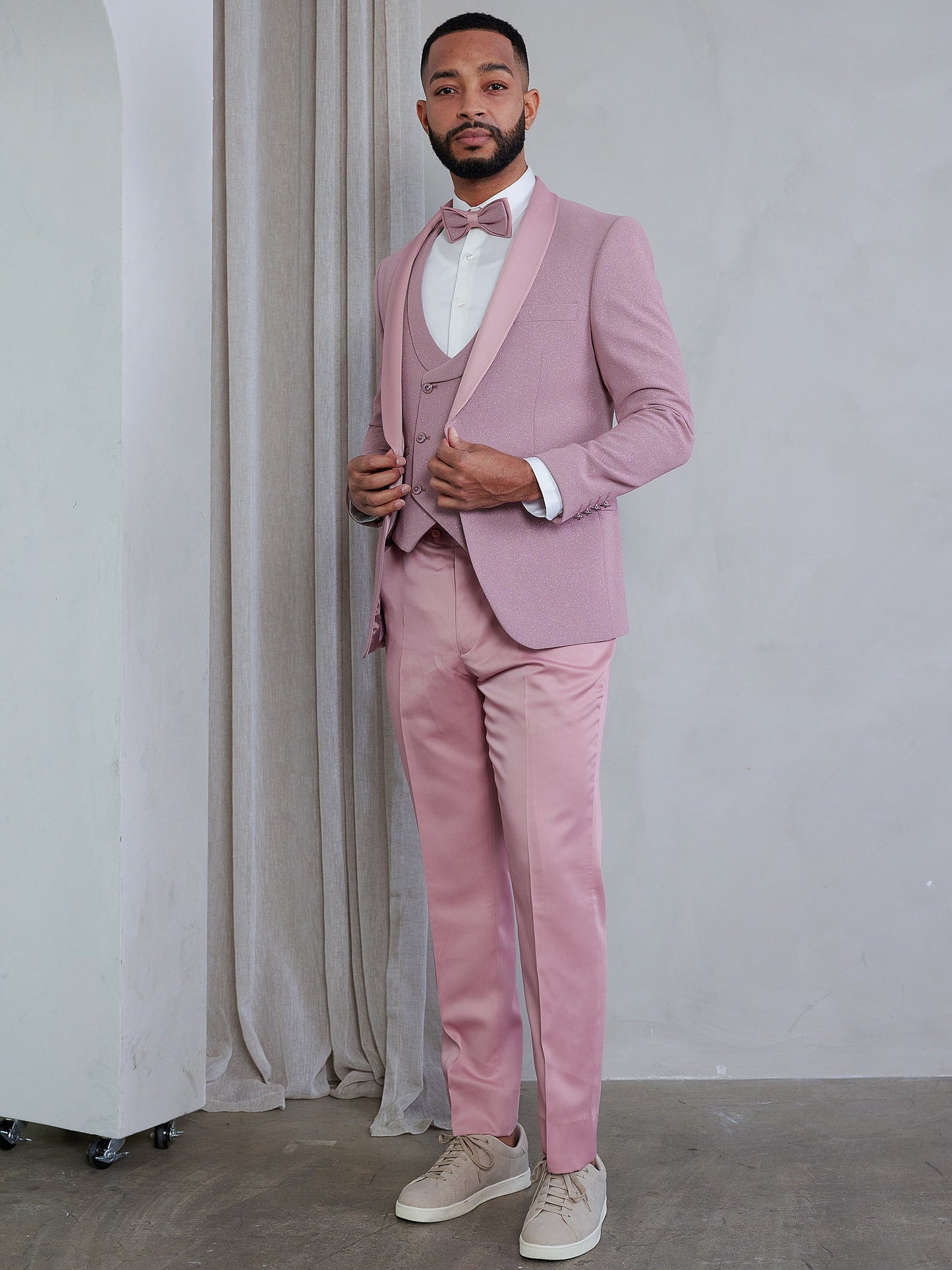 OMC Signature Men's Slim Fit Blush Modern Sequin Tuxedo Set (3-Pieces)