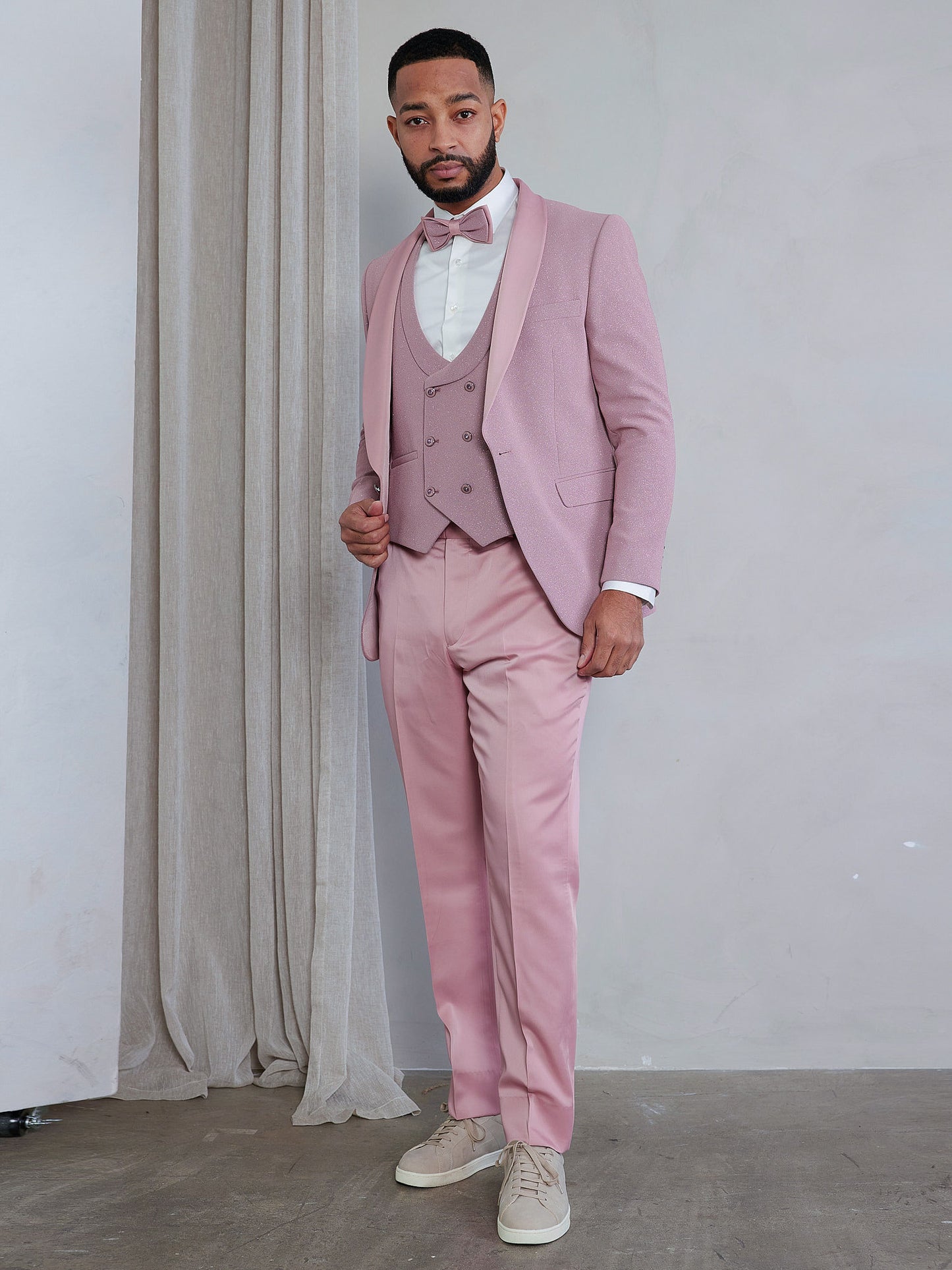 OMC Signature Men's Slim Fit Blush Modern Sequin Tuxedo Set (3-Pieces)
