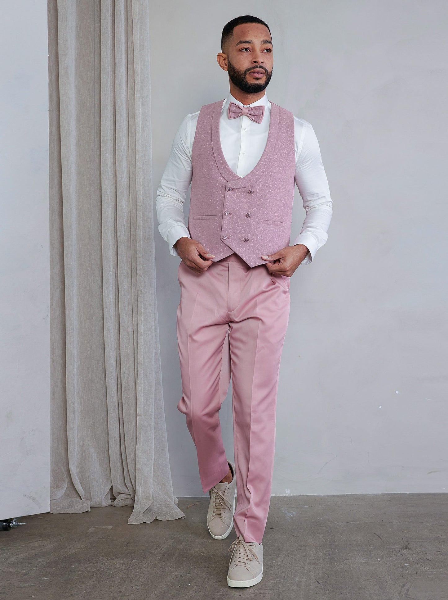 OMC Signature Men's Slim Fit Blush Modern Sequin Tuxedo Set (3-Pieces)