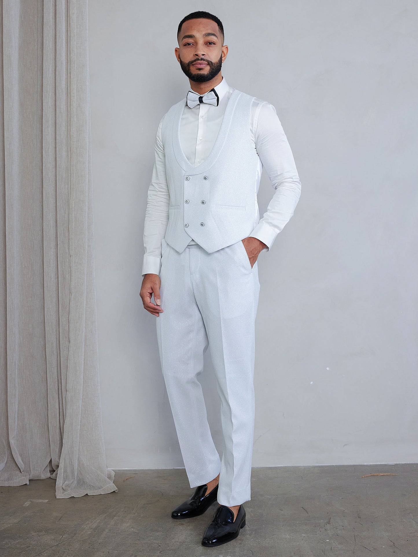 OMC Signature Men's Slim Fit White Modern Sequin Tuxedo Set (3-Pieces)