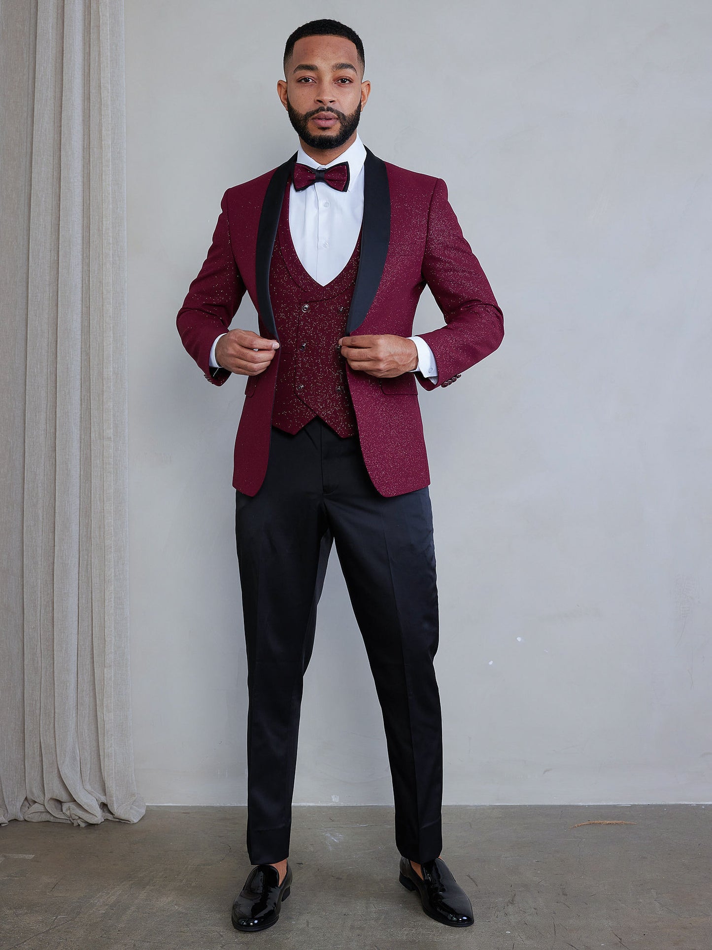 OMC Signature Men's Slim Fit Burgundy Modern Sequin Tuxedo Set (3-Pieces)