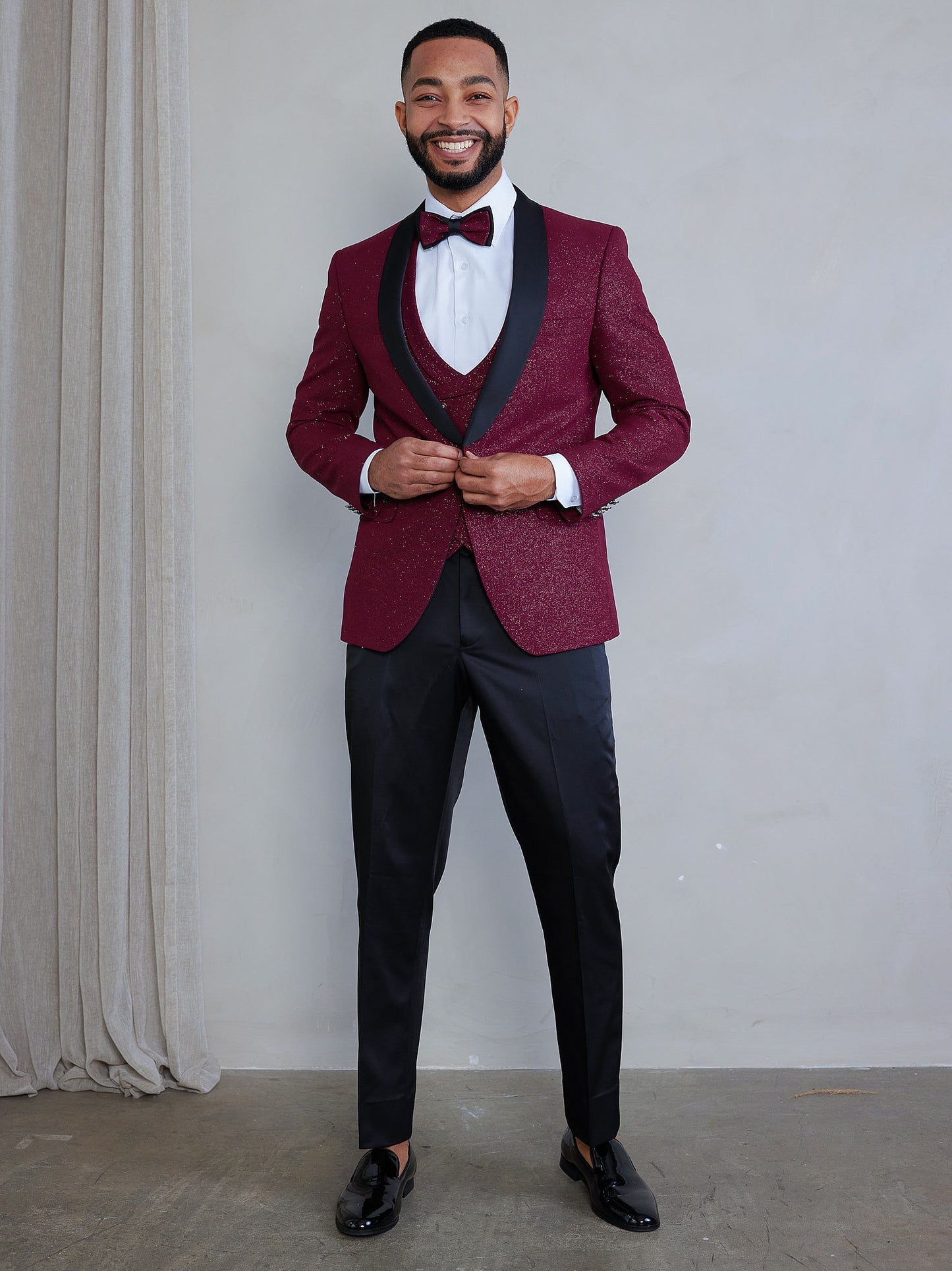 OMC Signature Men's Slim Fit Burgundy Modern Sequin Tuxedo Set (3-Pieces)