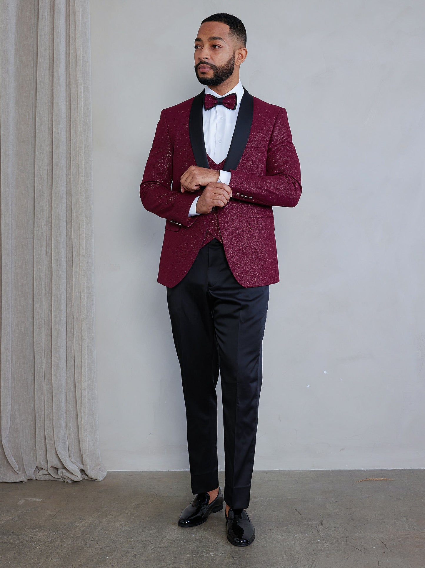OMC Signature Men's Slim Fit Burgundy Modern Sequin Tuxedo Set (3-Pieces)
