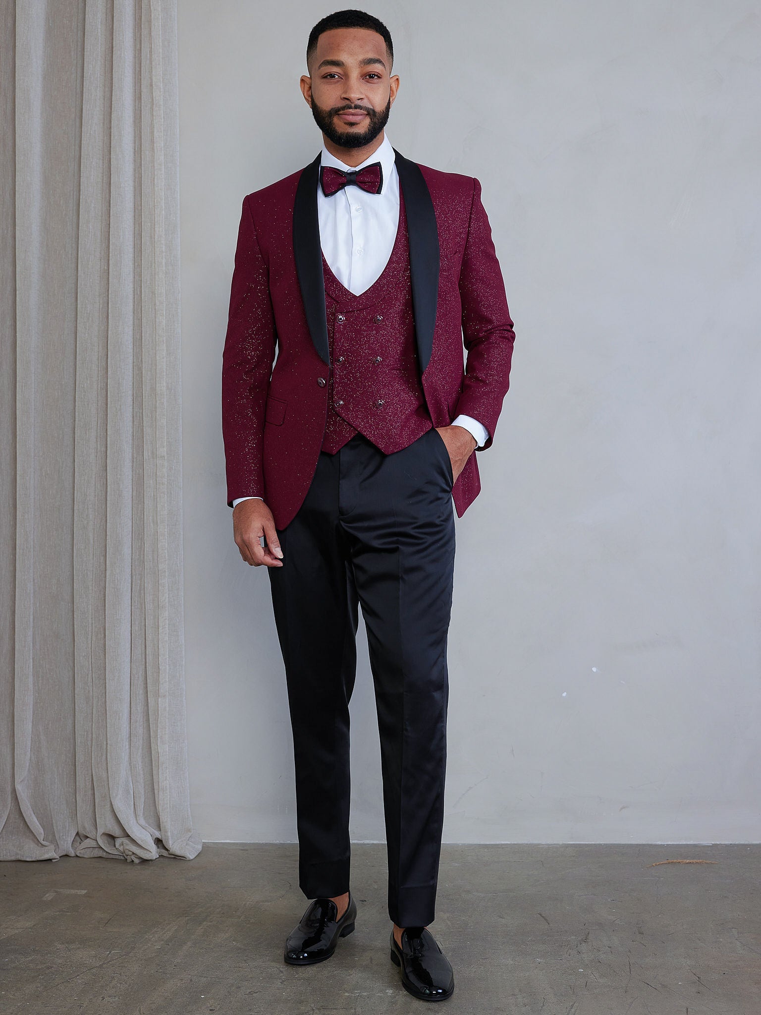 OMC Signature Men's Slim Fit Burgundy Modern Sequin Tuxedo Set (3-Pieces)