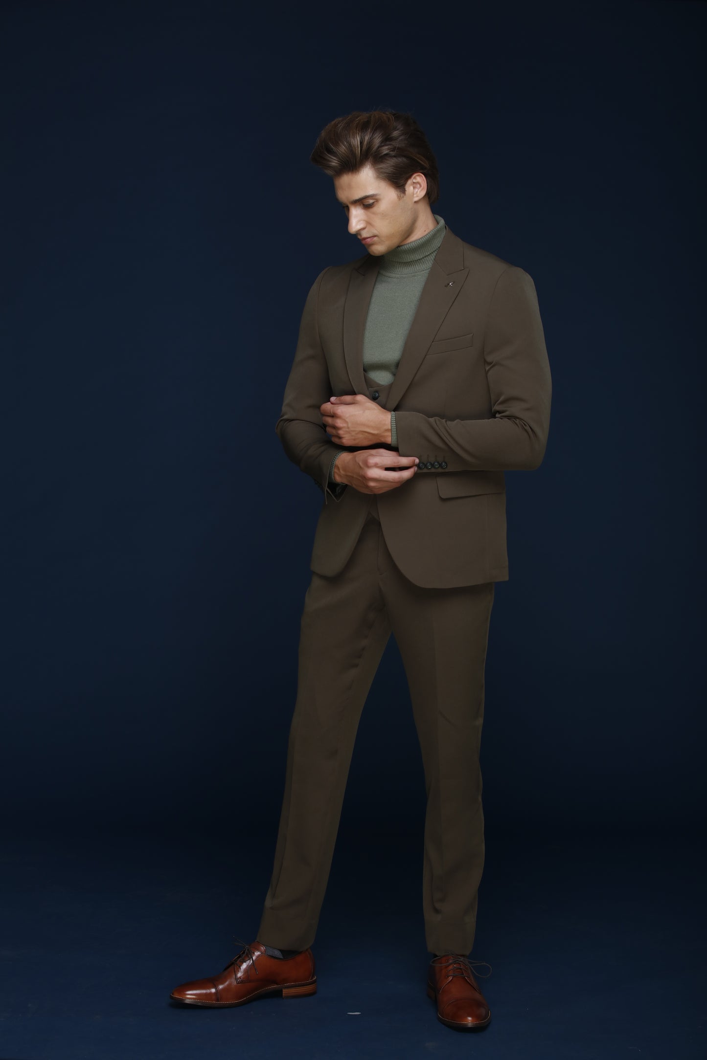 Men's 3-Pieces Slim Fit Peak Lapel Olive Color Wool Suit