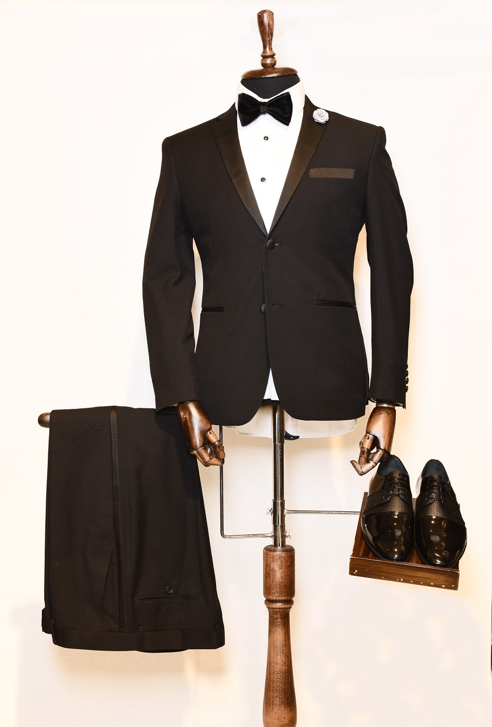 Men's Black Notch Lapel Slim Fit Tuxedo